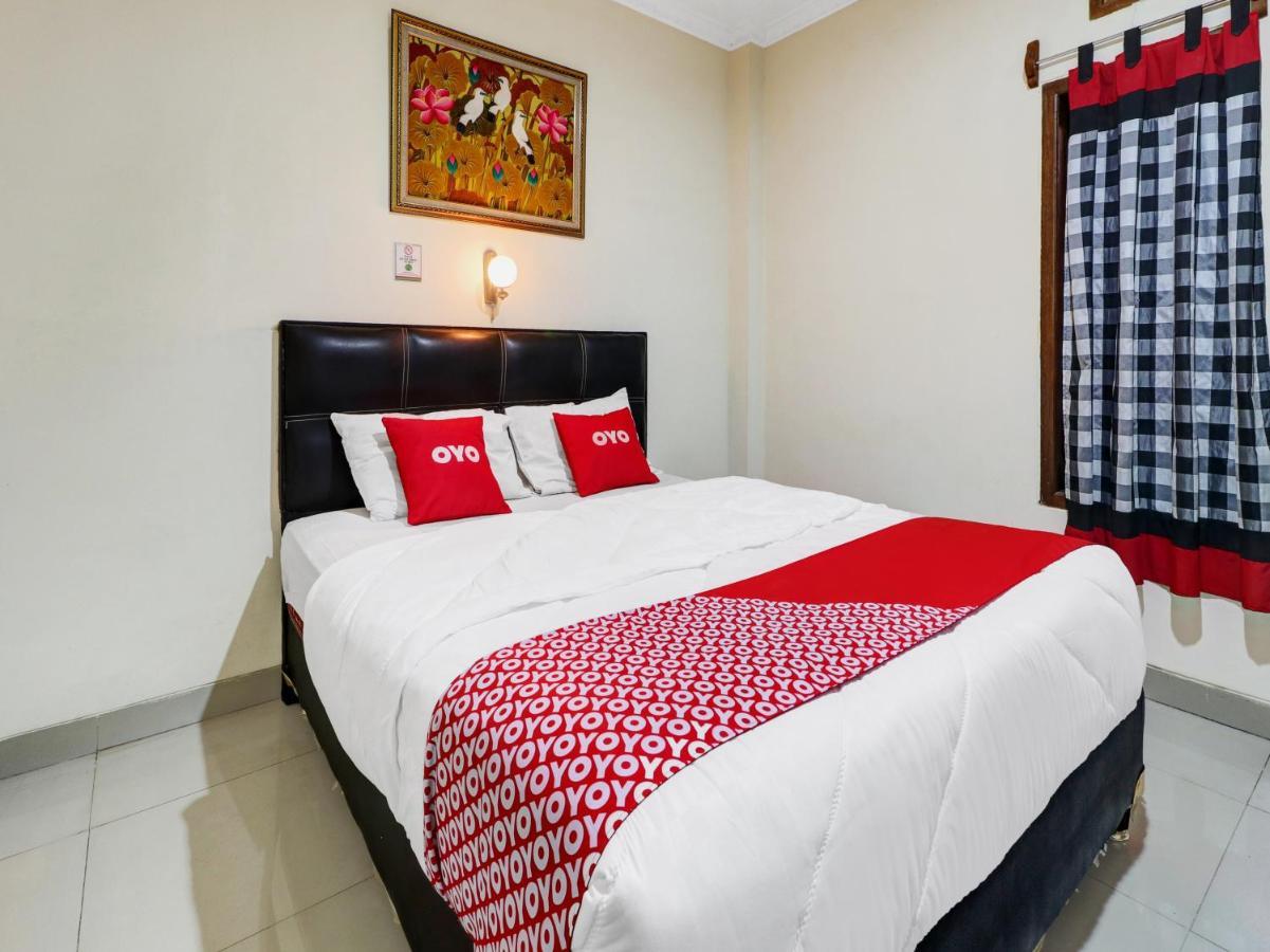Oyo 90408 Hotel Horton Cirebon Esterno foto