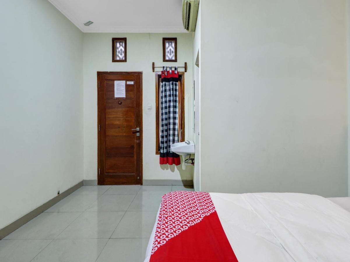 Oyo 90408 Hotel Horton Cirebon Esterno foto