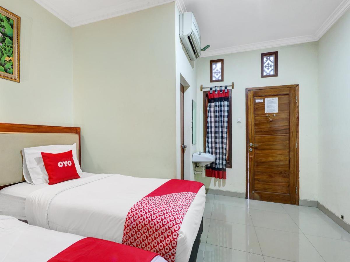 Oyo 90408 Hotel Horton Cirebon Esterno foto